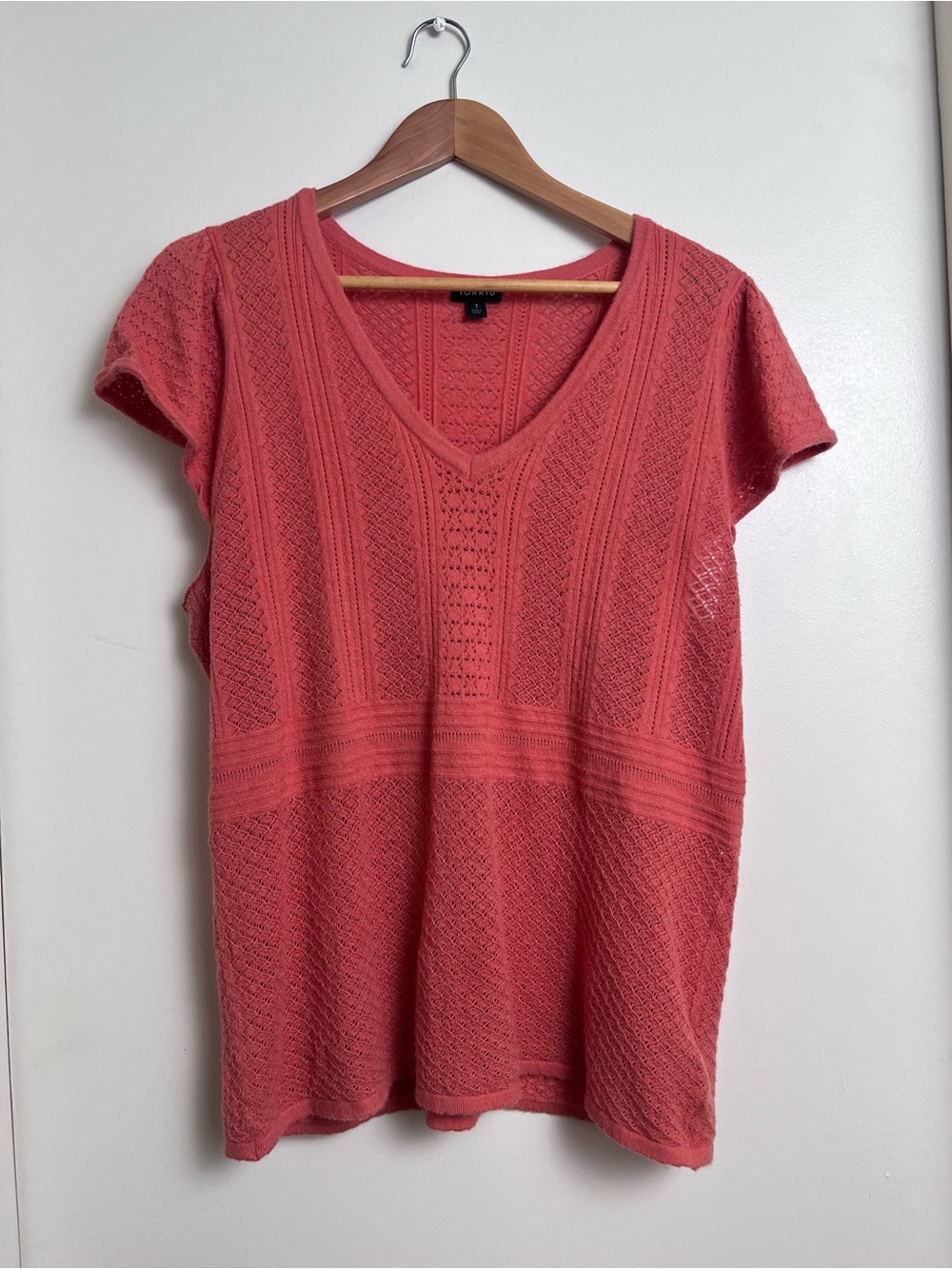 Torrid Size 1 Coral Pointelle Open Knit Flutter Sleeve V Neck Top